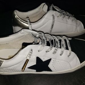 Vintage property 8.5W shoes gently worn